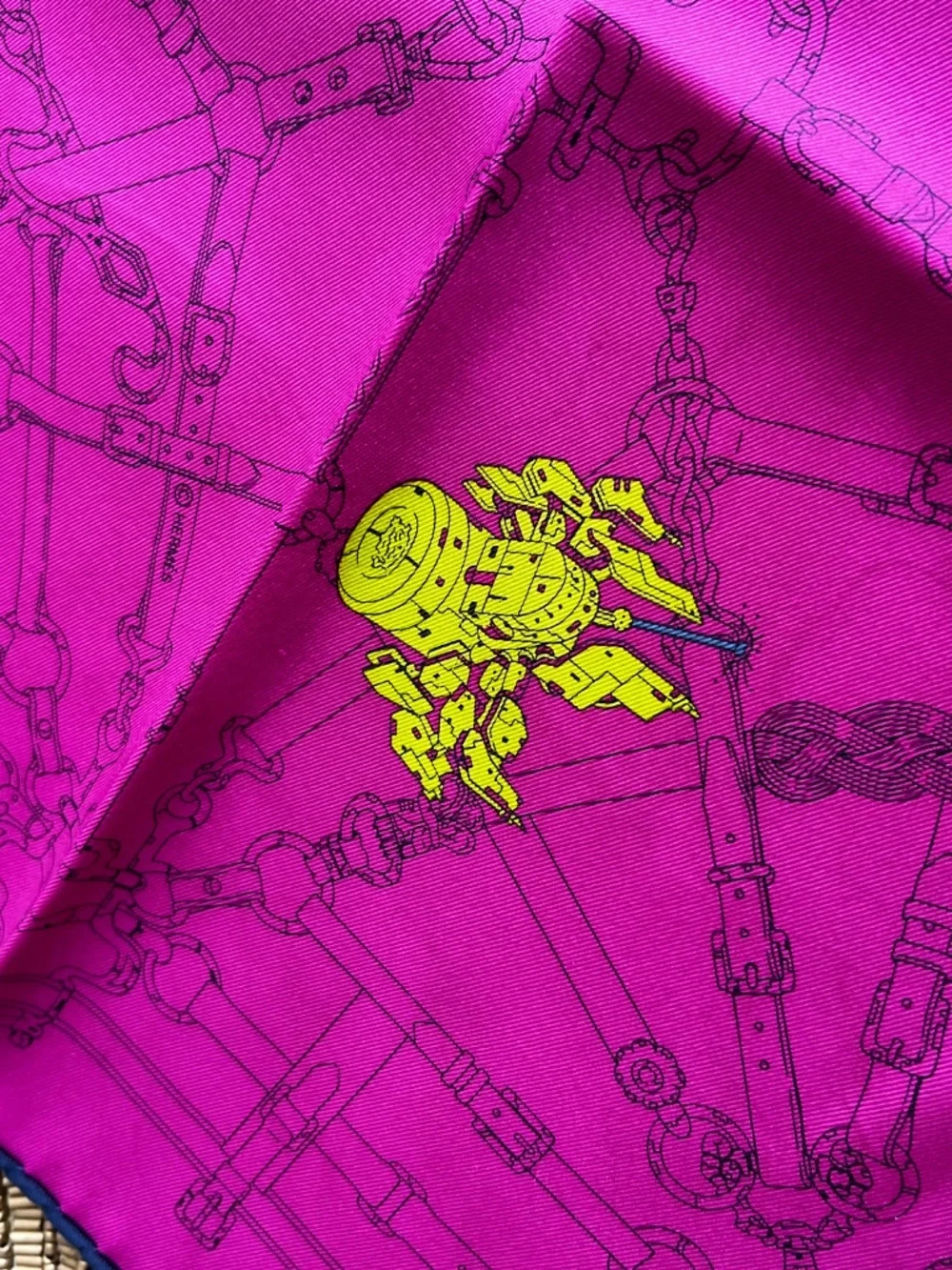 EXCELLENT Hermes Flamboyant Web 100% Silk Pochette Gavroche Robotic Spiders